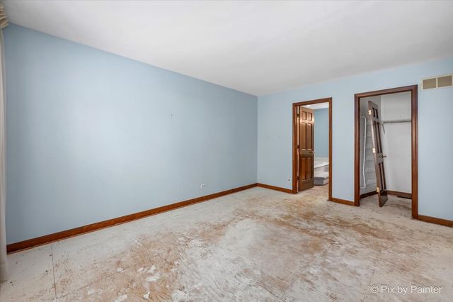 224 LORRAINE Circle 224, Bloomingdale, IL 60108