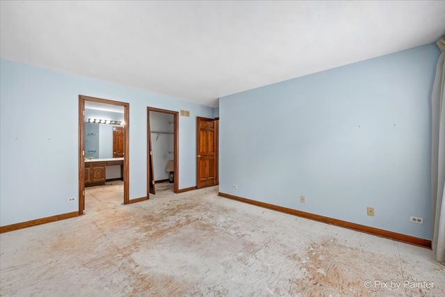 224 LORRAINE Circle 224, Bloomingdale, IL 60108