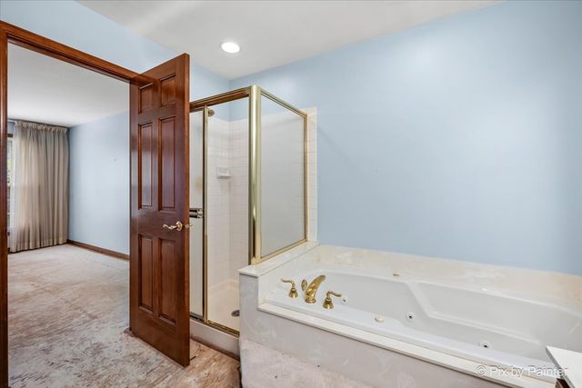 224 LORRAINE Circle 224, Bloomingdale, IL 60108