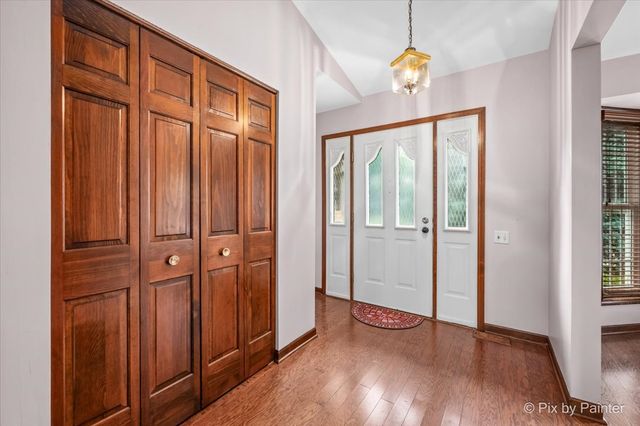 224 LORRAINE Circle 224, Bloomingdale, IL 60108