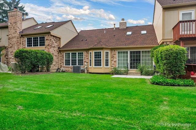224 LORRAINE Circle 224, Bloomingdale, IL 60108