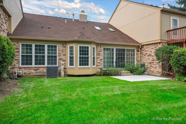 224 LORRAINE Circle 224, Bloomingdale, IL 60108