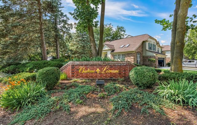 224 LORRAINE Circle 224, Bloomingdale, IL 60108