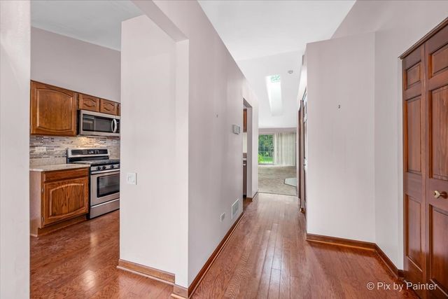 224 LORRAINE Circle 224, Bloomingdale, IL 60108