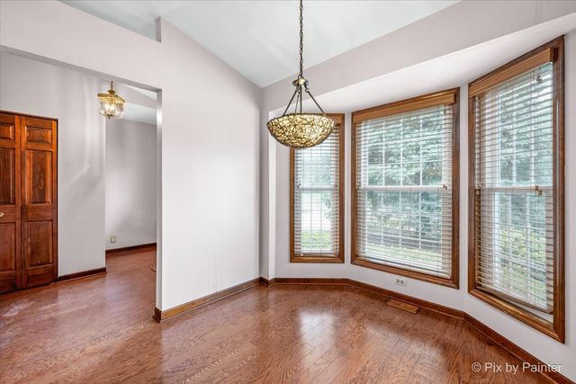 224 LORRAINE Circle 224, Bloomingdale, IL 60108
