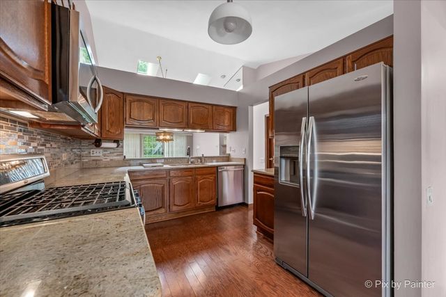 224 LORRAINE Circle 224, Bloomingdale, IL 60108