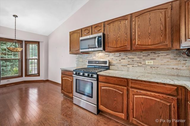 224 LORRAINE Circle 224, Bloomingdale, IL 60108