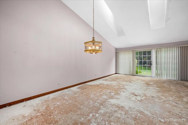 224 LORRAINE Circle 224, Bloomingdale, IL 60108
