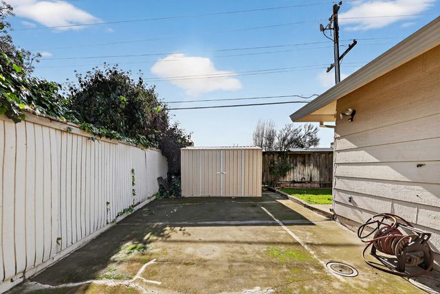 3045 Silver Elm Ct, Merced, CA 95340