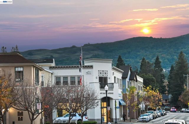 1275 Greenbrook Drive, Danville, CA 94526