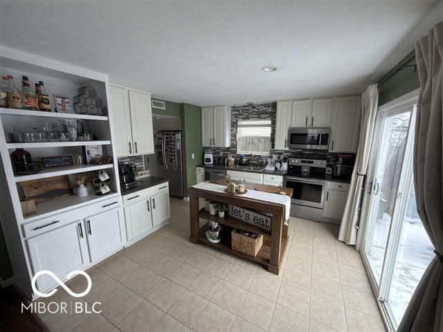 11628 Glenn Abbey Lane, Indianapolis, IN 46235