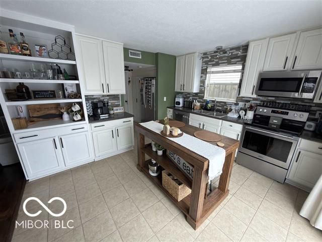 11628 Glenn Abbey Lane, Indianapolis, IN 46235