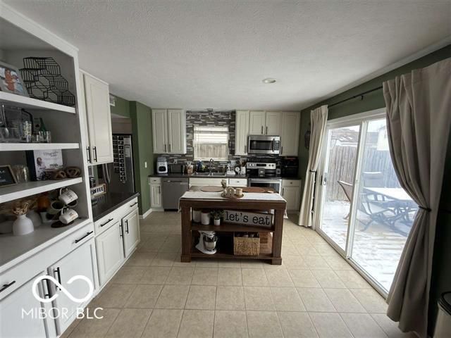 11628 Glenn Abbey Lane, Indianapolis, IN 46235