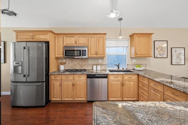 2427 Heatherwood Ct, Escondido, CA 92026