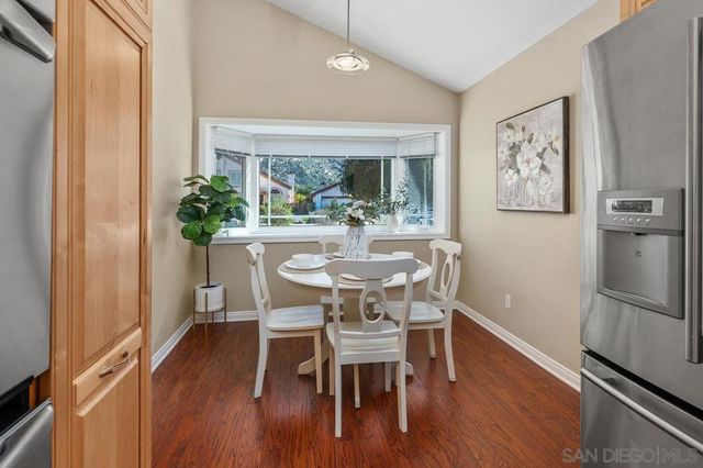 2427 Heatherwood Ct, Escondido, CA 92026