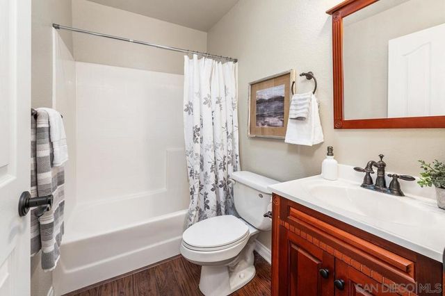 2427 Heatherwood Ct, Escondido, CA 92026