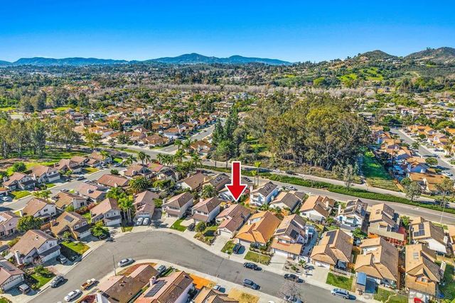 2427 Heatherwood Ct, Escondido, CA 92026