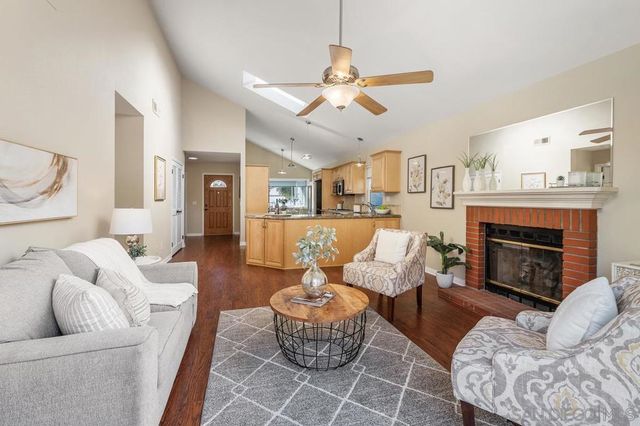 2427 Heatherwood Ct, Escondido, CA 92026