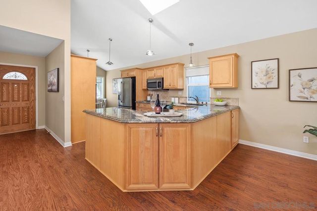 2427 Heatherwood Ct, Escondido, CA 92026