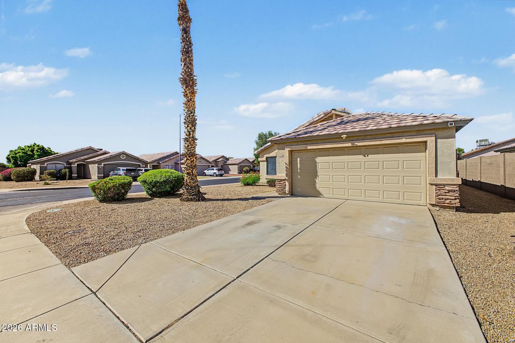 8564 W MISSION Lane, Peoria, AZ 85345 — photo 3