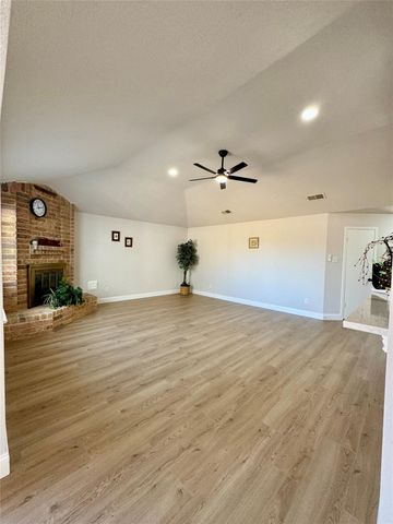 5530 Oak Falls Drive, Houston, TX 77066