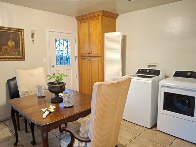 1346 W Century, Los Angeles, CA 90044