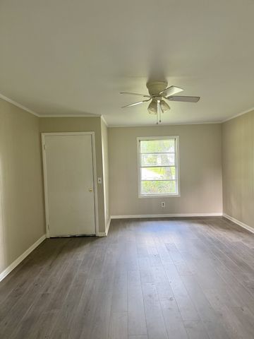 915 Sloan St, Murfreesboro, TN 37130