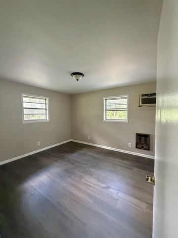 915 Sloan St, Murfreesboro, TN 37130