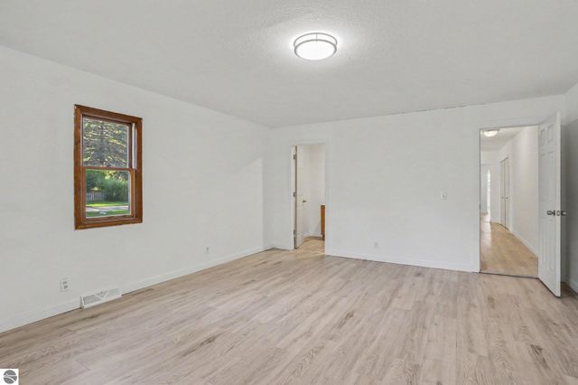 502 E Hazel Street, St Louis, MI 48880
