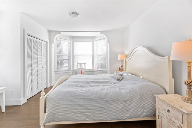 35 New York Avenue, Oak Bluffs, MA 02557