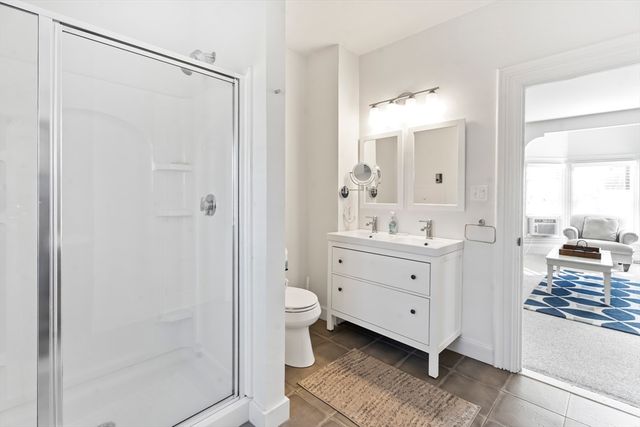 35 New York Avenue, Oak Bluffs, MA 02557