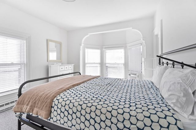 35 New York Avenue, Oak Bluffs, MA 02557