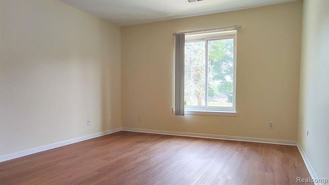 16275 W 9 Mile Road, Southfield, MI 48075