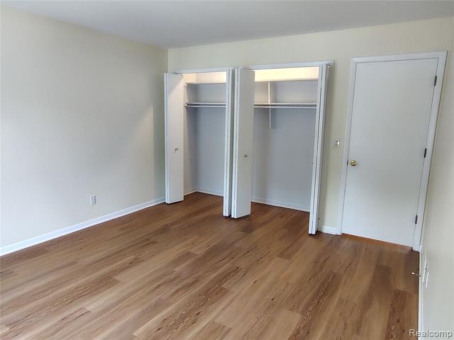 16275 W 9 Mile Road, Southfield, MI 48075