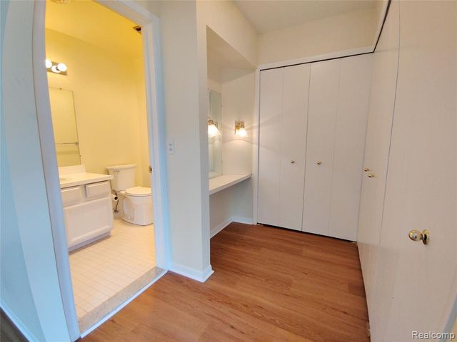 16275 W 9 Mile Road, Southfield, MI 48075