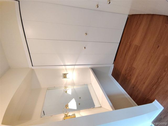 16275 W 9 Mile Road, Southfield, MI 48075