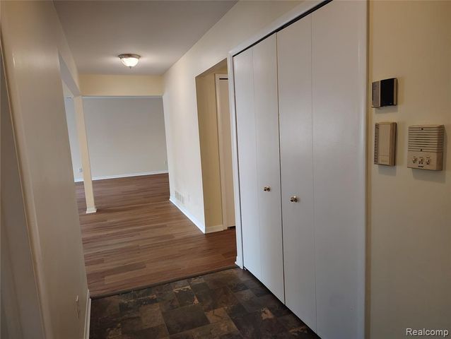 16275 W 9 Mile Road, Southfield, MI 48075