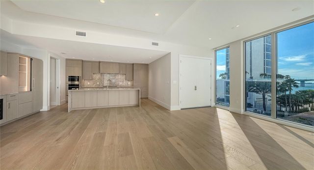 223 GOLDEN GATE POINT 302, Sarasota, FL 34236