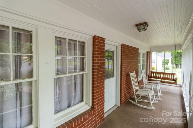 1233 E Cannon Avenue, Albemarle, NC 28001