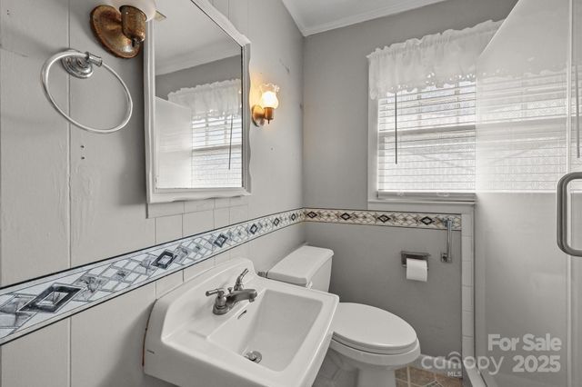 1233 E Cannon Avenue, Albemarle, NC 28001