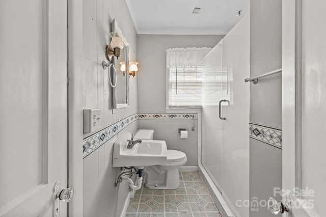 1233 E Cannon Avenue, Albemarle, NC 28001