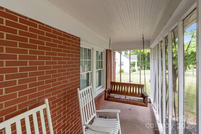 1233 E Cannon Avenue, Albemarle, NC 28001