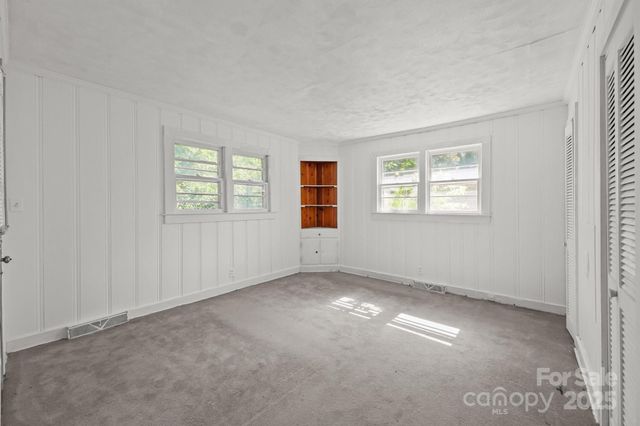 1233 E Cannon Avenue, Albemarle, NC 28001