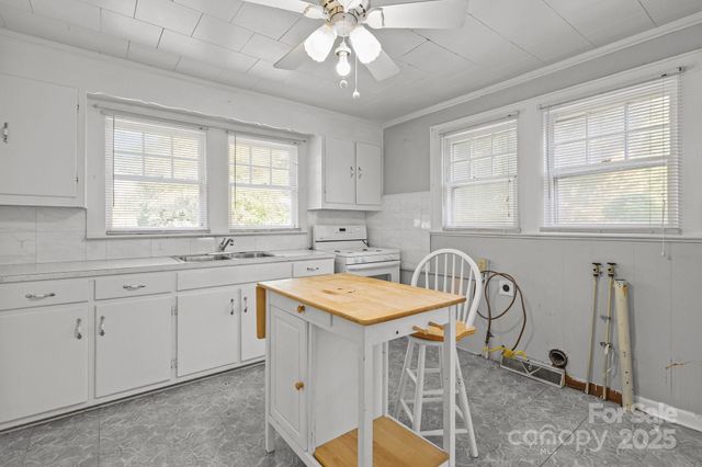 1233 E Cannon Avenue, Albemarle, NC 28001
