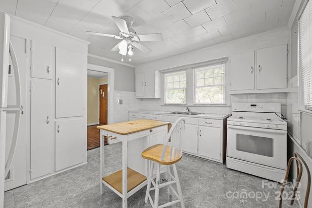 1233 E Cannon Avenue, Albemarle, NC 28001