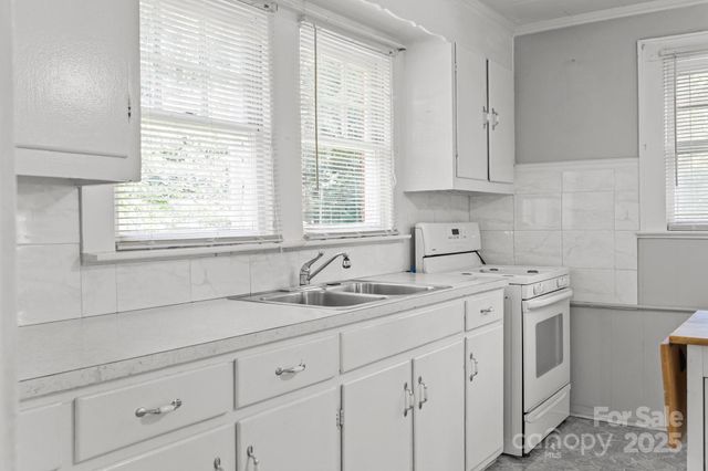 1233 E Cannon Avenue, Albemarle, NC 28001