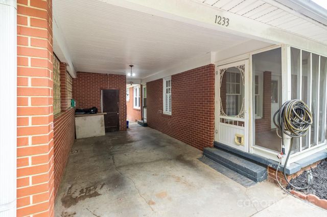 1233 E Cannon Avenue, Albemarle, NC 28001