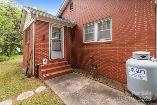 1233 E Cannon Avenue, Albemarle, NC 28001