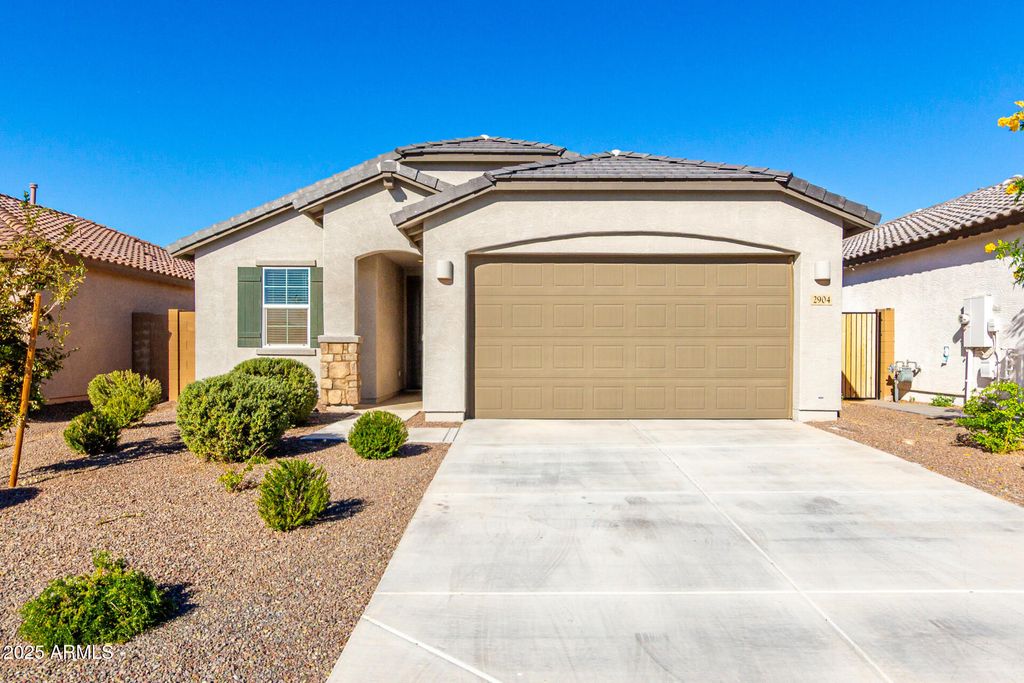 2904 E TIE DOWN Drive, San Tan Valley, AZ 85140