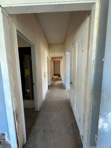 505 W Sylvia, Beeville, TX 78102